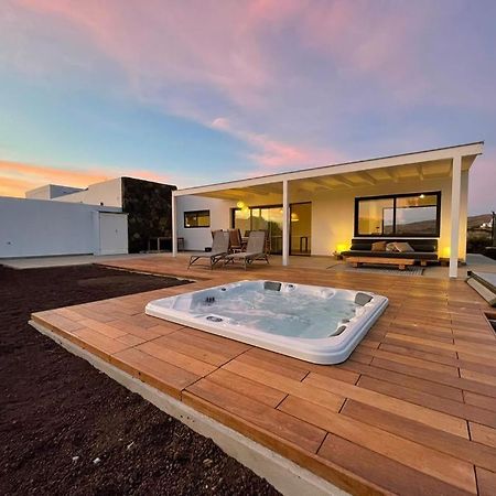 North Shore Villas Lajares, Manalari, Private Jacuzzi Екстериор снимка